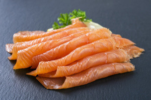 saumon fumé (poissons crus et poissons fumés) 5b7f9388 01cd 4cf4 b65f da0ae3b9be51 m