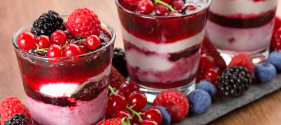 Dessert chocolat et coulis fruits rouges (desserts)